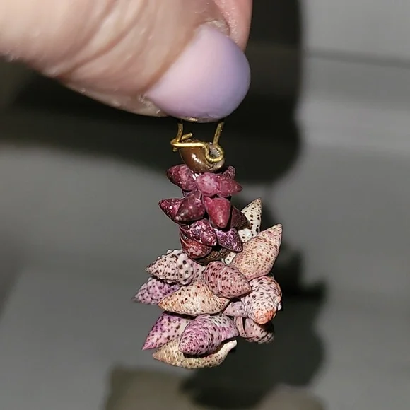 Handcrafted Shell drop earrings - Picture 5 of 5